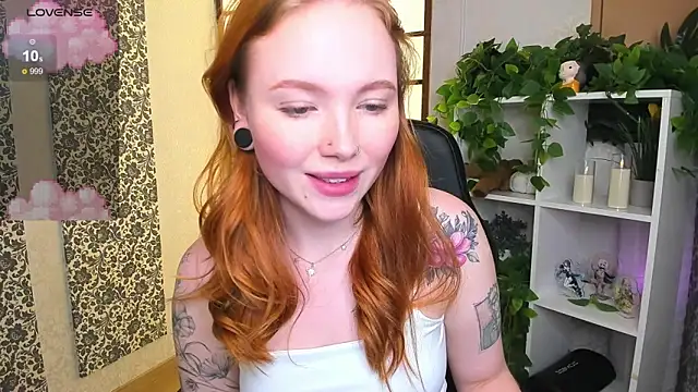 Snapshot of Maya_Light chatting on 02-23-25, 01:35 Maya Light online show from 02-23-25, 01:35