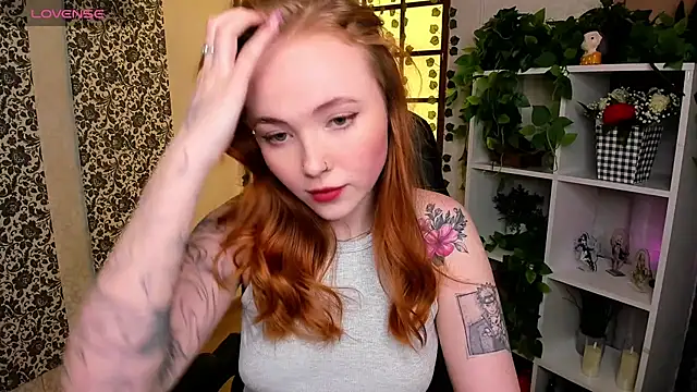 Snapshot of Maya_Light chatting on 03-01-25, 07:41 Maya Light online show from 03-01-25, 07:41