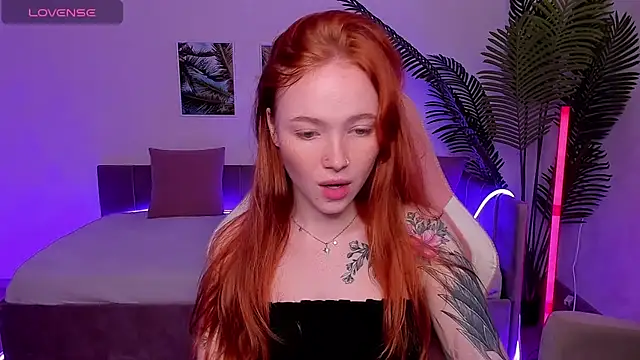 Snapshot of Maya_Light chatting on 09-21-25, 08:27 Maya Light online show from 09-21-25, 08:27