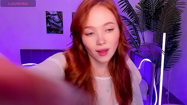 Snapshot of Maya_Light chatting on 10-13-25, 02:11 Maya Light online show from 10-13-25, 02:11