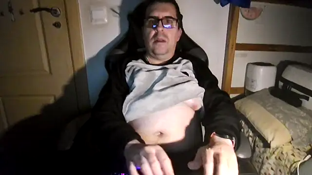 Snapshot of Usame_como_quieras chatting on 01-28-25, 12:47 Usame como quieras online show from 01-28-25, 12:47