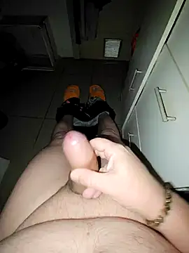 Snapshot of Usame_como_quieras chatting on 11-26-25, 04:02 Usame como quieras online show from 11-26-25, 04:02