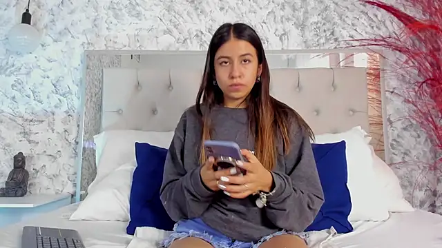 Ariana greenblat online show from 02-20-25, 07:41