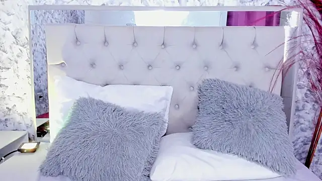 Ariana greenblat online show from 10-09-25, 04:27