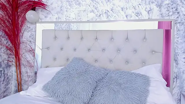 Snapshot of Ariana_greenblat chatting on 02-26-26, 05:01 Ariana greenblat online show from 02-26-26, 05:01