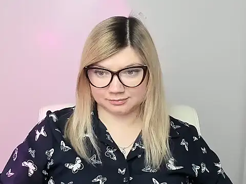 Lola moree online show from 10-17-25, 11:57