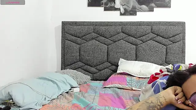 Snapshot of Edith_Miranda chatting on 10-03-25, 01:02 Edith Miranda online show from 10-03-25, 01:02