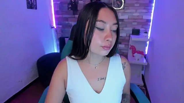 miss isabella m online show from 02-11-25, 12:37