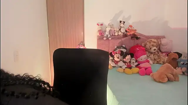 Snapshot of ImamDahian chatting on 12-19-25, 07:43 ImamDahian online show from 12-19-25, 07:43