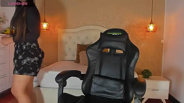 Hadley  online show from 09-23-25, 03:09