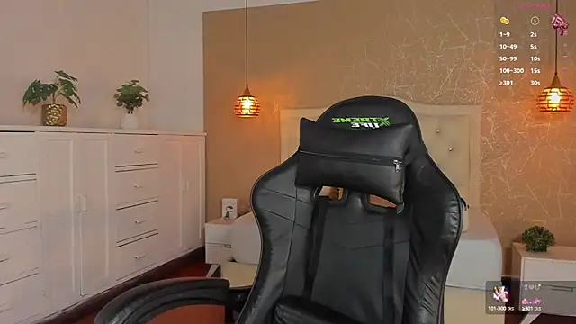 Hadley  online show from 10-12-25, 02:21