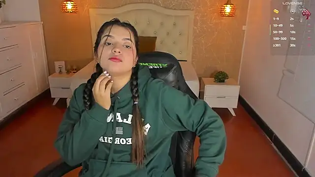 Hadley  online show from 10-23-25, 03:06