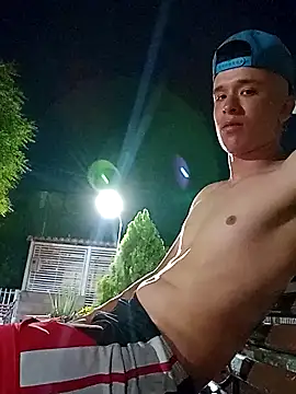 Snapshot of arevalo1124 chatting on 03-13-25, 05:11 arevalo1124 online show from 03-13-25, 05:11