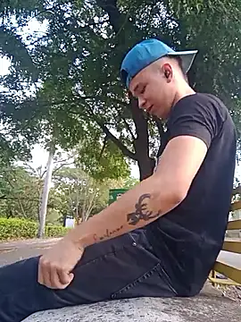 Snapshot of arevalo1124 chatting on 09-18-25, 09:28 arevalo1124 online show from 09-18-25, 09:28