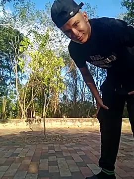 Snapshot of arevalo1124 chatting on 10-03-25, 09:45 arevalo1124 online show from 10-03-25, 09:45