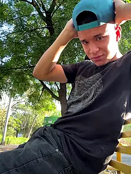 Snapshot of arevalo1124 chatting on 10-08-25, 09:34 arevalo1124 online show from 10-08-25, 09:34