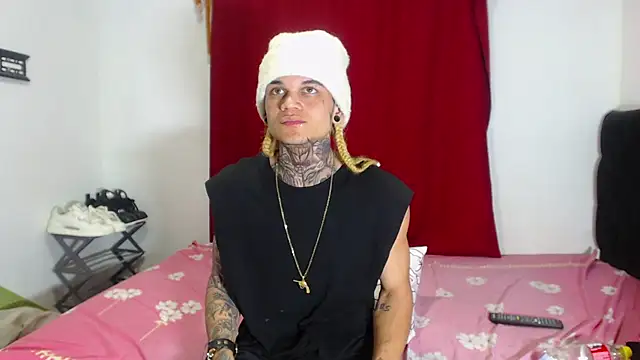 hot man05 online show from 01-30-25, 08:11