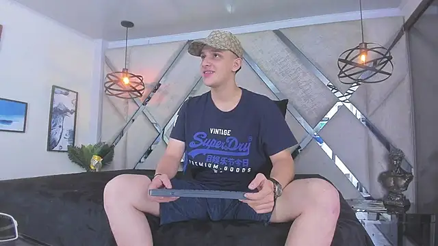 Snapshot of Thomas_May4rs chatting on 02-24-25, 07:33 Thomas May4rs online show from 02-24-25, 07:33