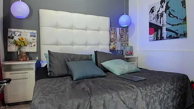 Snapshot of Thomas_May4rs chatting on 02-27-25, 04:09 Thomas May4rs online show from 02-27-25, 04:09