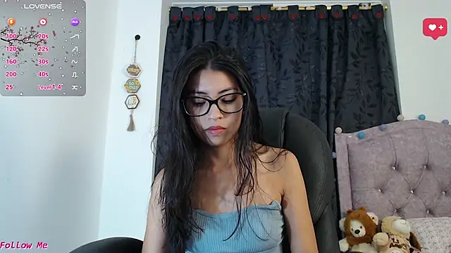 ellajonz online show from 11-06-25, 01:39