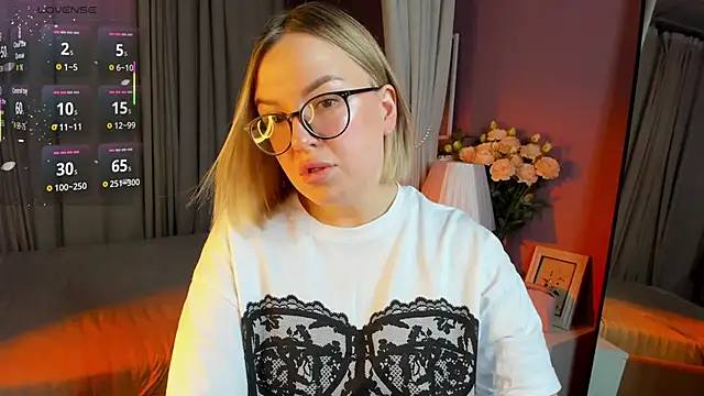 Nikki Kai online show from 11-22-25, 01:04