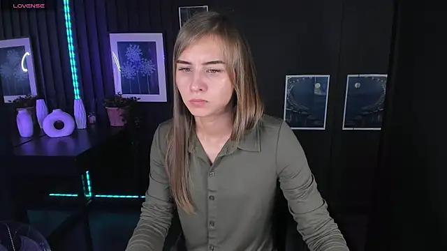 CharmBianca online show from 02-08-25, 09:56