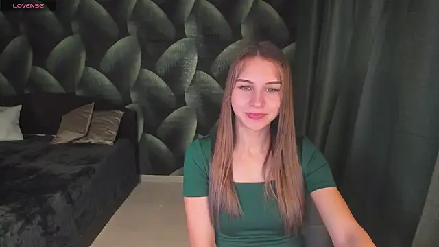 CharmBianca online show from 03-13-25, 07:50