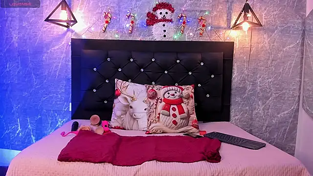 Snapshot of emberhodson chatting on 11-29-25, 12:19 emberhodson online show from 11-29-25, 12:19