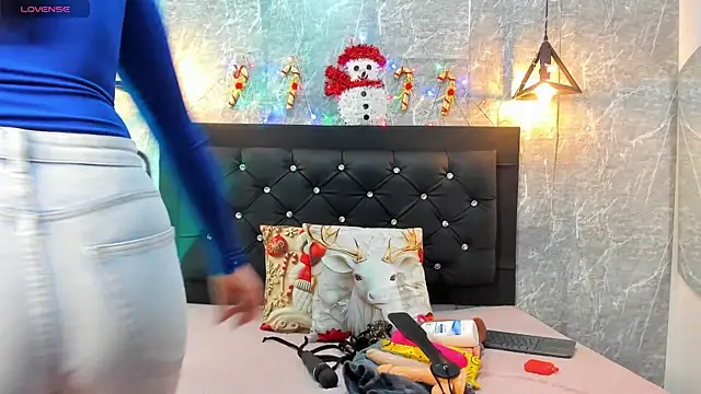 Snapshot of emberhodson chatting on 12-05-25, 11:41 emberhodson online show from 12-05-25, 11:41