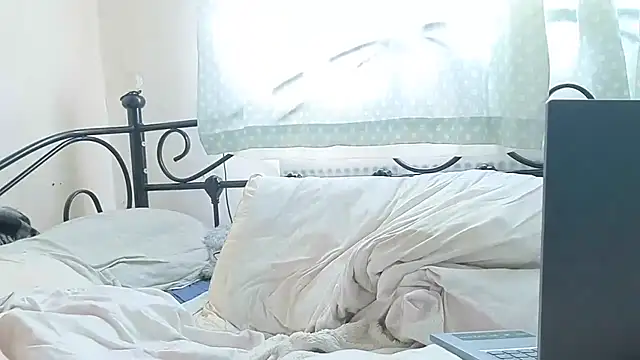 Snapshot of Demi_WelshX chatting on 09-09-25, 09:20 Demi WelshX online show from 09-09-25, 09:20