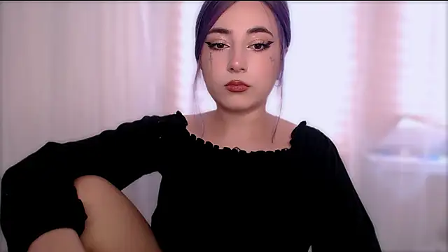 Snapshot of purplewitch chatting on 11-08-25, 05:51 purplewitch online show from 11-08-25, 05:51