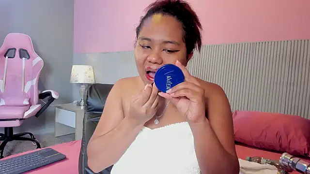 yeikafoxy online show from 10-12-25, 08:35