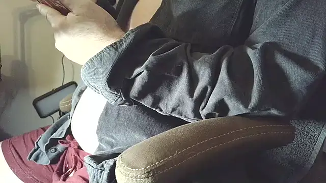 Snapshot of stubbydick3 chatting on 02-12-25, 02:10 stubbydick3 online show from 02-12-25, 02:10