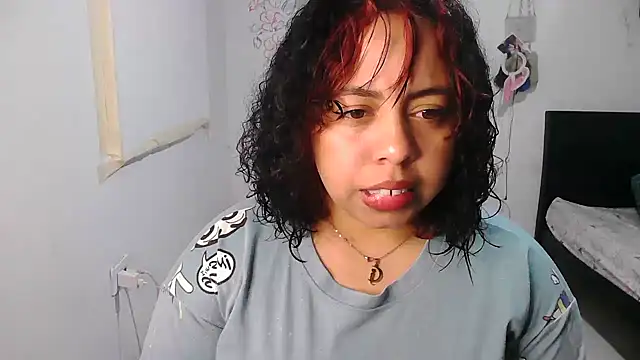 Snapshot of alexandraluv chatting on 11-26-25, 10:44 alexandraluv online show from 11-26-25, 10:44