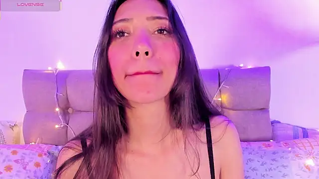 Snapshot of Miss_veronicaa2 chatting on 02-05-25, 03:42 Miss veronicaa2 online show from 02-05-25, 03:42