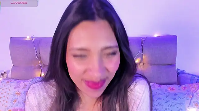 Snapshot of Miss_veronicaa2 chatting on 02-06-25, 03:41 Miss veronicaa2 online show from 02-06-25, 03:41