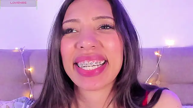 Snapshot of Miss_veronicaa2 chatting on 02-07-25, 02:58 Miss veronicaa2 online show from 02-07-25, 02:58