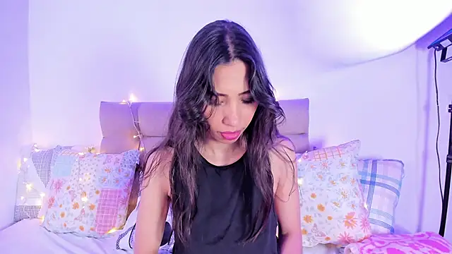 Snapshot of Miss_veronicaa2 chatting on 02-08-25, 04:25 Miss veronicaa2 online show from 02-08-25, 04:25