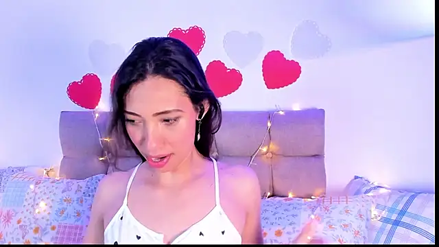 Snapshot of Miss_veronicaa2 chatting on 02-14-25, 12:03 Miss veronicaa2 online show from 02-14-25, 12:03