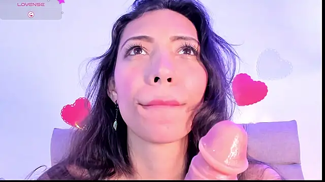 Snapshot of Miss_veronicaa2 chatting on 02-14-25, 03:05 Miss veronicaa2 online show from 02-14-25, 03:05