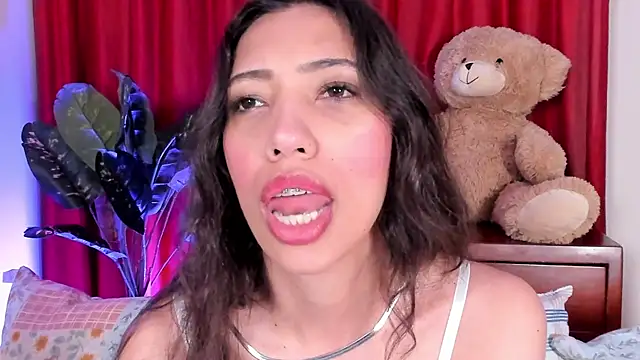 Snapshot of Miss_veronicaa2 chatting on 10-07-25, 01:19 Miss veronicaa2 online show from 10-07-25, 01:19