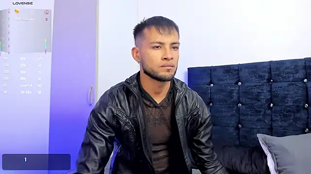 Max Conor1 online show from 10-27-25, 01:04