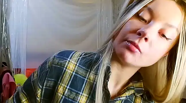 TwerkingCheerleader online show from 03-06-25, 11:42