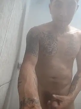 Snapshot of Fo05go chatting on 02-05-26, 04:06 Fo05go online show from 02-05-26, 04:06