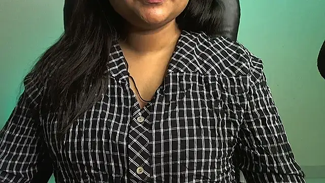 Snapshot of Kannu- chatting on 10-09-25, 05:05 Kannu- online show from 10-09-25, 05:05