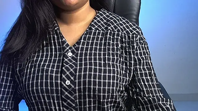 Snapshot of Kannu- chatting on 10-14-25, 04:46 Kannu- online show from 10-14-25, 04:46