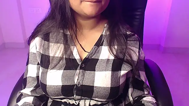 Snapshot of Kannu- chatting on 11-28-25, 05:10 Kannu- online show from 11-28-25, 05:10