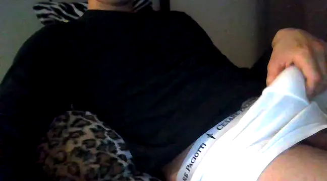 Snapshot of tommyboyteen chatting on 02-12-25, 09:01 tommyboyteen online show from 02-12-25, 09:01