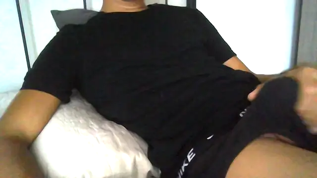 Snapshot of tommyboyteen chatting on 10-21-25, 08:37 tommyboyteen online show from 10-21-25, 08:37