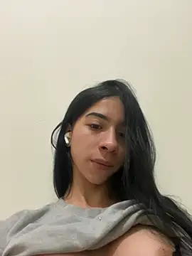 Snapshot of sara_lopee1 chatting on 01-30-25, 01:00 sara lopee1 online show from 01-30-25, 01:00